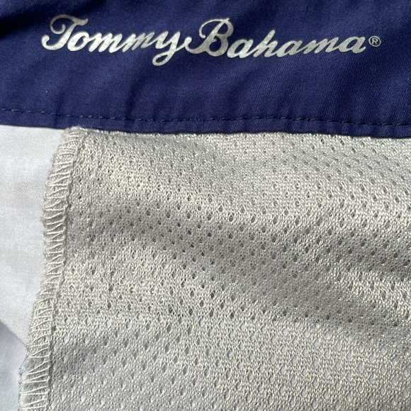 TOMMY BAHAMA Blue Floral Cayman Waterline 9" Board Shorts Men’s Size 40 - Picture 8 of 9